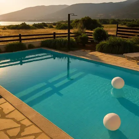 빌라 Seaside Aqua Bliss & Serenity With Private Pool 크라니디