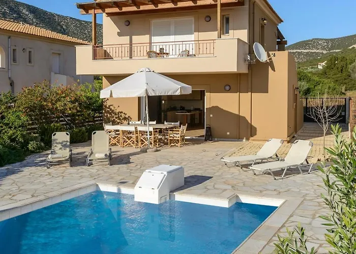 빌라 Seaside Aqua Bliss & Serenity With Private Pool 크라니디