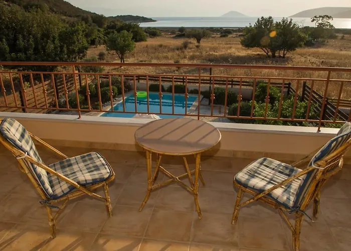 Villa Seaside Aqua Bliss & Serenity With Private Pool